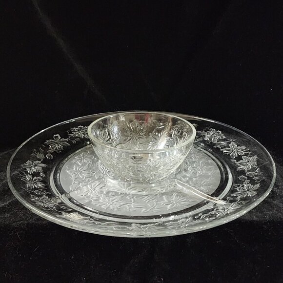 Princess House Fantasia Divided Appetizer Dip Plate 13" charcuterie chip snack p - Picture 1 of 11
